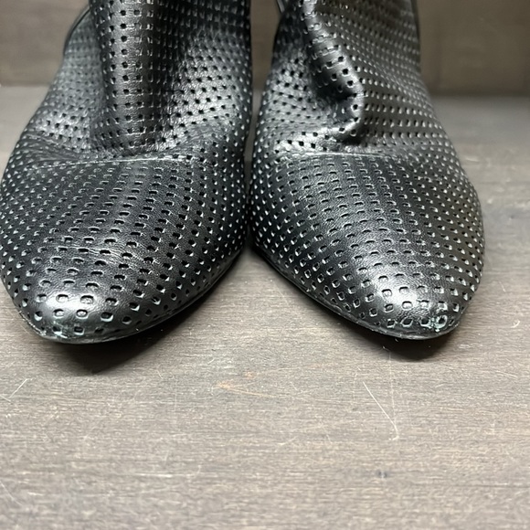 Beautiful black Guess leather open back booties. - Picture 5 of 6